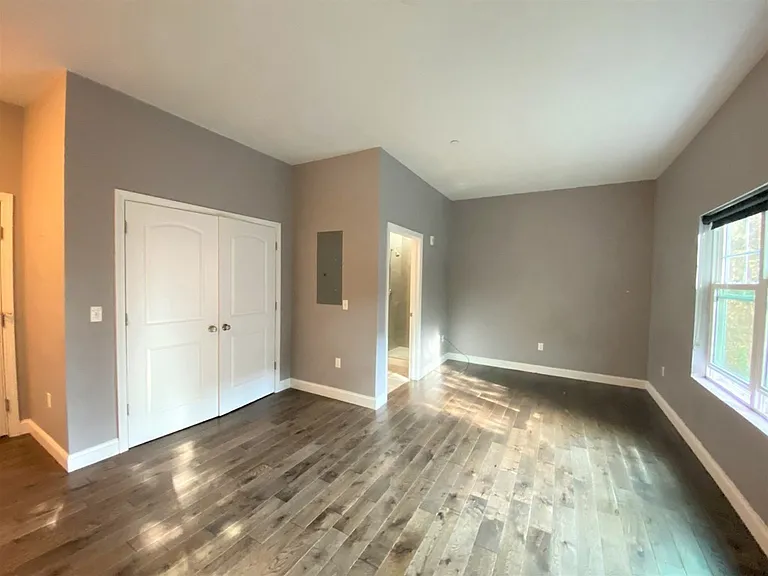 41 Saratoga St #4E — Photo 5