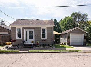 2594 Pearl St, Dubuque, IA 52001