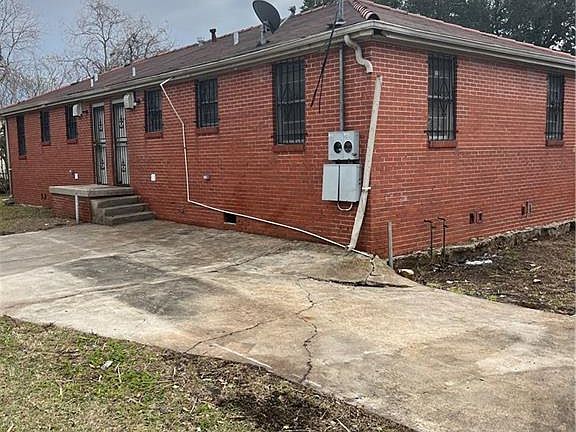 2nd image of 4941-4943 Pecan St