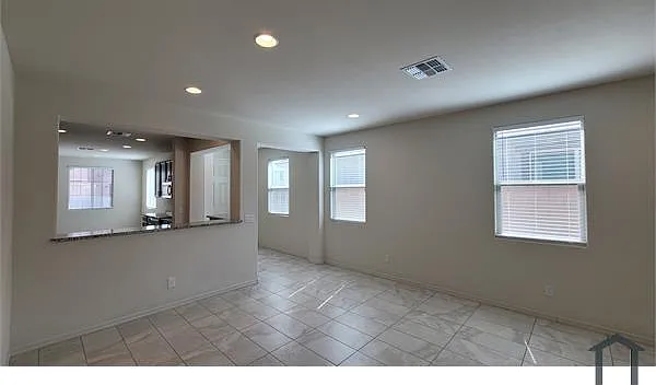 6962 W Gwen St — Photo 4