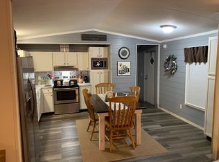 1042 Keller Rd, Mount Airy, GA 30563
