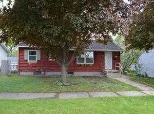 946 9th St SE, Mason City, IA 50401