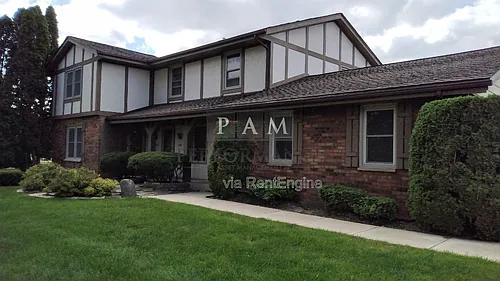 8249 W Imperial Dr Photo 1