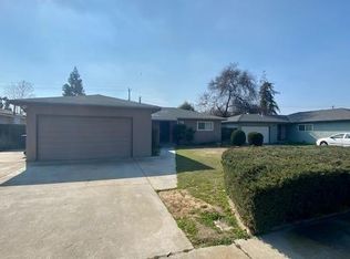 488 W Beverly Dr, Clovis, CA 93612