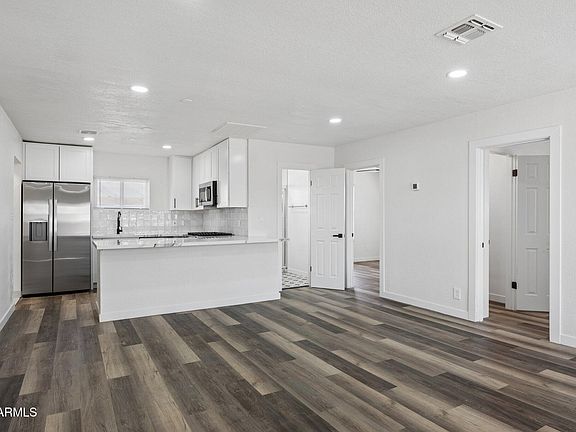 5th image of 1214 E HENRY Street