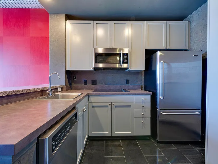 710 W Trade St #312 — Photo 10