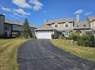 343 Ascot Ln, Streamwood, IL