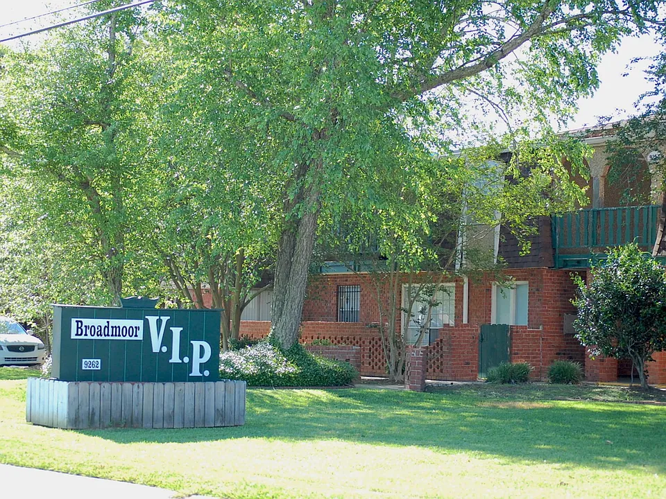 Broadmoor VIP Apartments