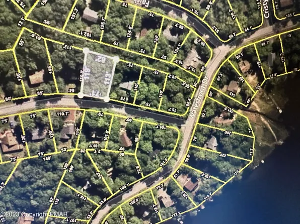 475 Foxledge Dr, Tobyhanna, PA 18466