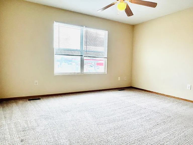 1110 Country Club Ln — Photo 12