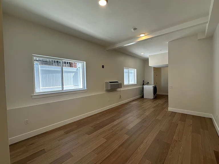 213 French St — Photo 4