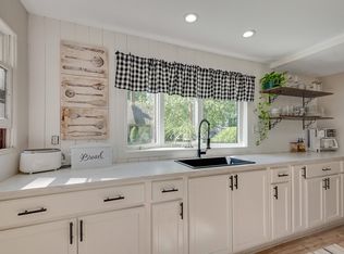 254 Lakeside Rd, Hanson, MA 02341