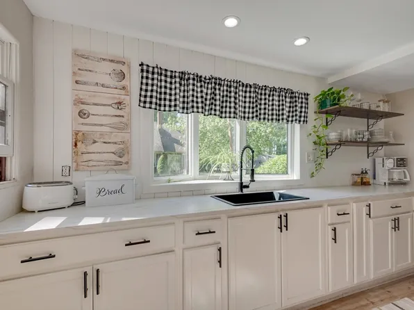 254 Lakeside Rd, Hanson, MA 02341