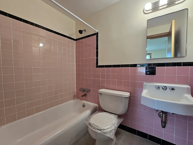 11 Guild St #2R — Photo 16
