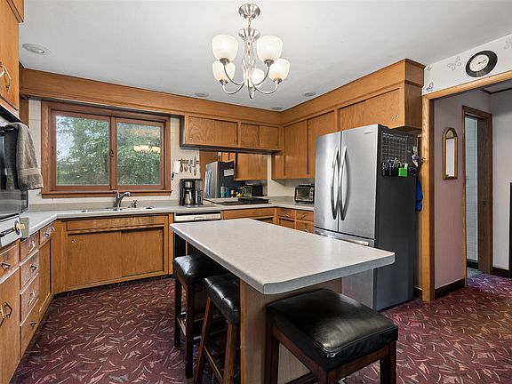3rd image of 1025 Oneida St