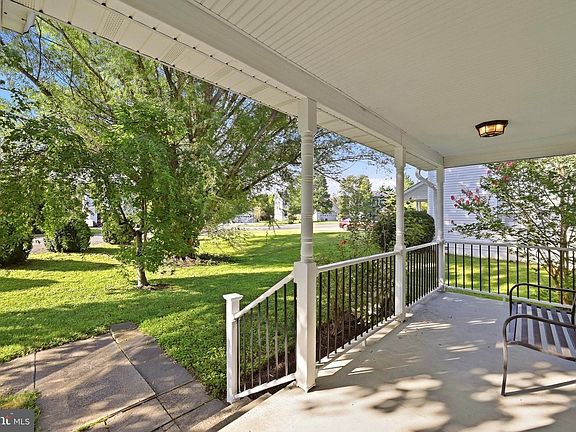 3rd image of 107 Romney Pl