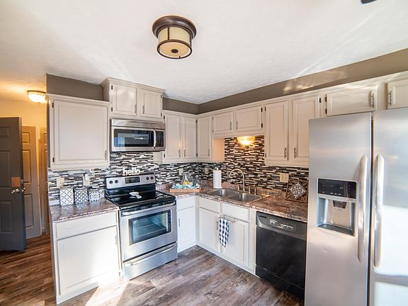 4th image of 322 W Blackfoot Dr