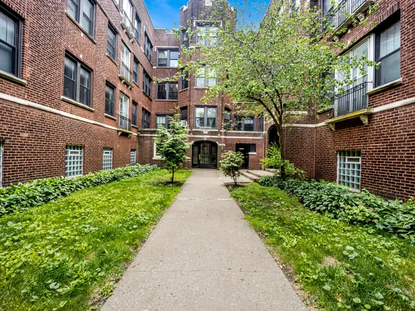 1239 W Greenleaf Ave #3S, Chicago, IL 60626