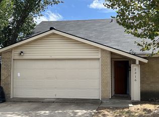 2316 Montclair Cir, Carrollton, TX 75007