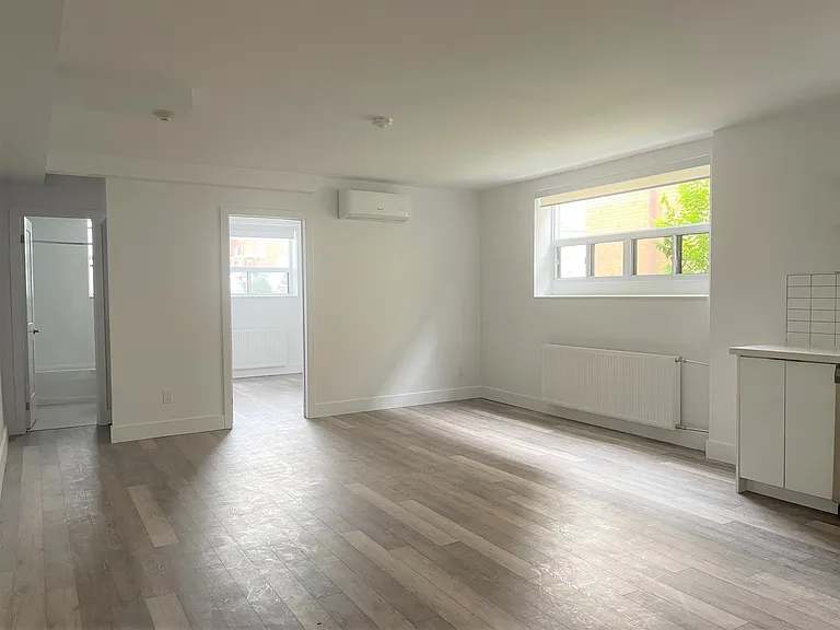 2901 Saint Clair Ave E — Photo 16