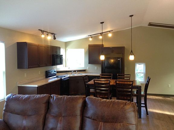 3rd image of 604 E Empire St #2