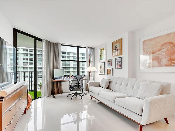 4th image of 1865 Brickell Ave APT A1205