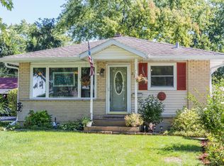 225 N Ridgemoor Ave, Mundelein, IL 60060