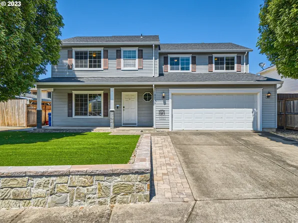 2136 N Gray St, Cornelius, OR 97113