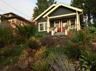 2907 Warren Ave N, Seattle, WA 98109