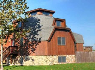 224 Rockefeller Ln, Red Hook, NY 12571