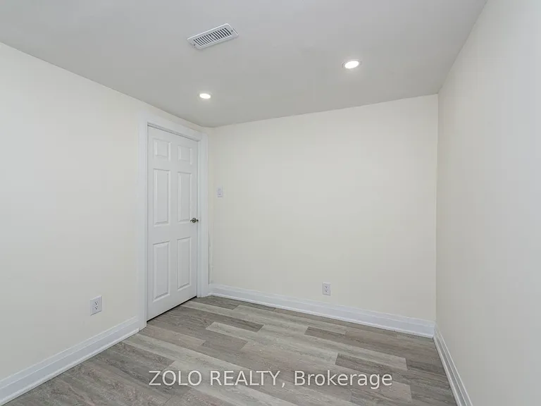 10 Blackwell Ave #LOWER — Photo 6