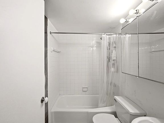5th image of 214 Avenue A #2B3B