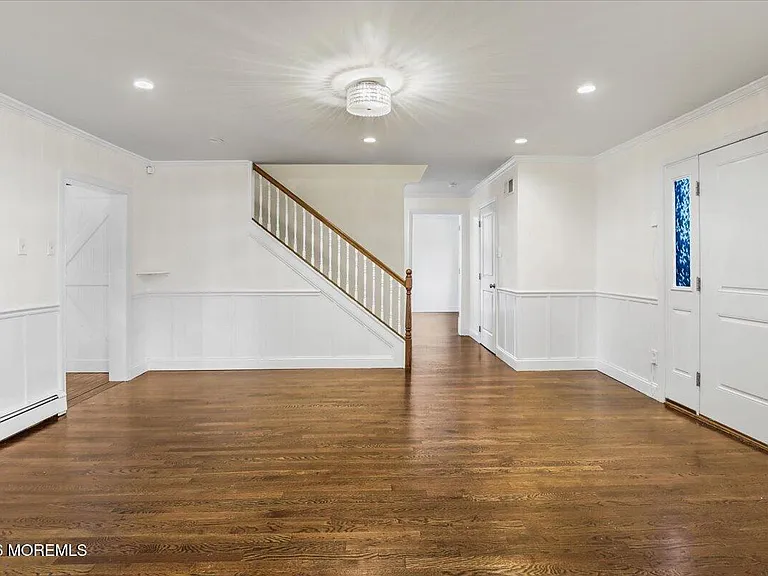 247 Sprucewood Dr — Photo 5