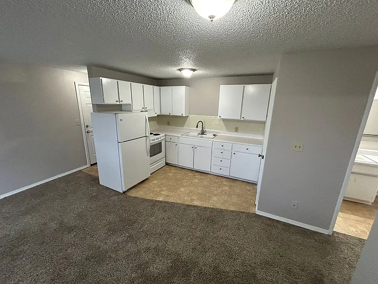 Eagles Landing Apartments — Photo 48