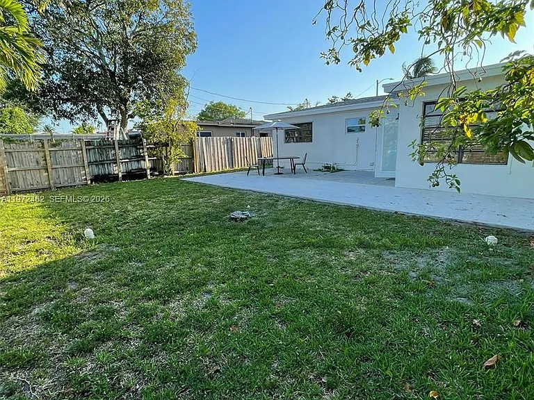2818 Bahama Dr — Photo 12