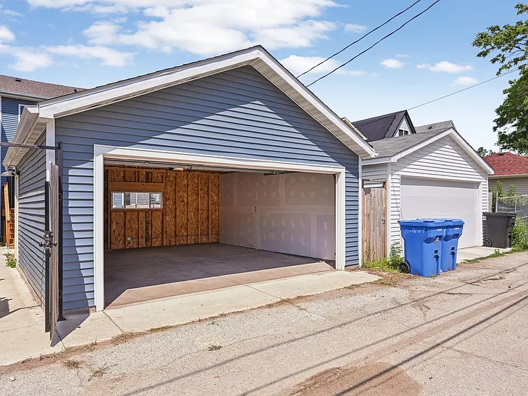 6547 S Langley Ave — Photo 26