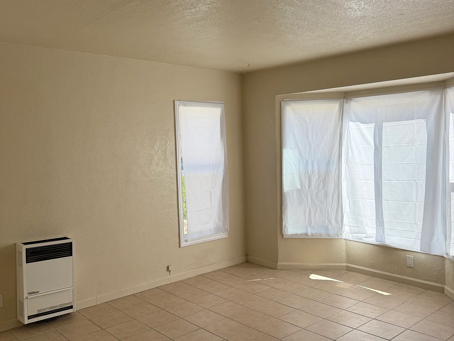 2 bed, 1050 sqft, $2,350 — Photo 2