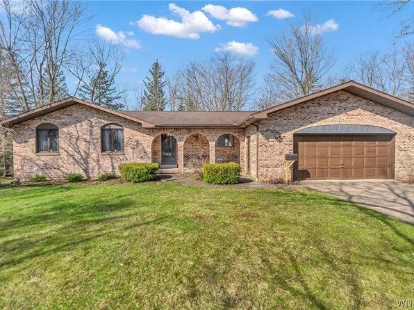 36 Borden Rd, Buffalo, NY 14224