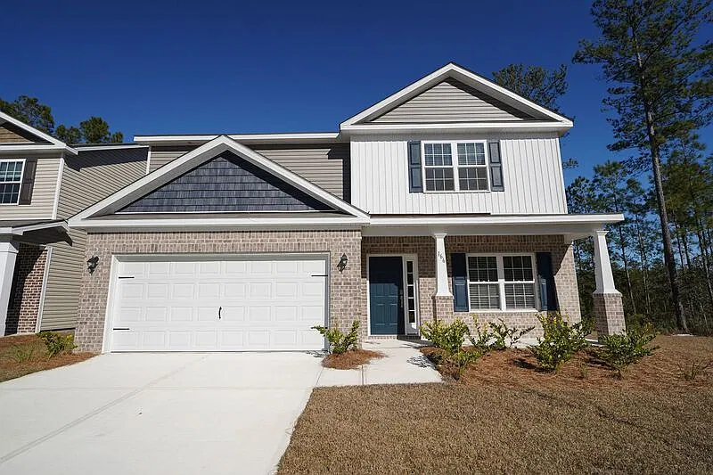 5 bed, 3.0 bath, 2708 sqft, $2,600 — Photo 2