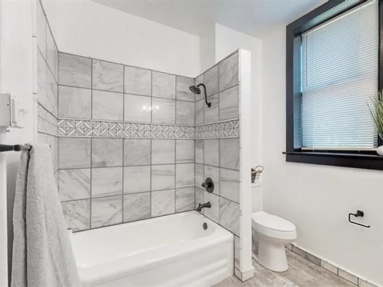 1507 Jefferson St — Photo 7