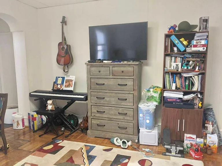 1821 Spring Garden St #2R — Photo 2