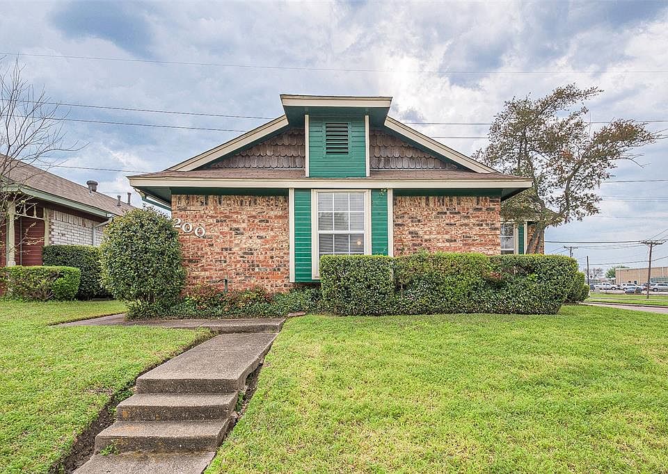 1st image of 200 Crooked Ln