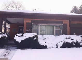 27 N Cowley Rd, Riverside, IL 60546