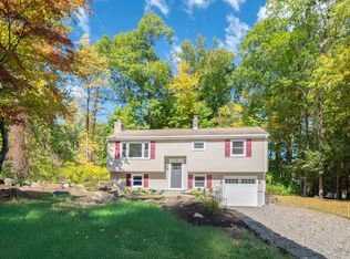 16 Aspen Way, Brookfield, CT 06804