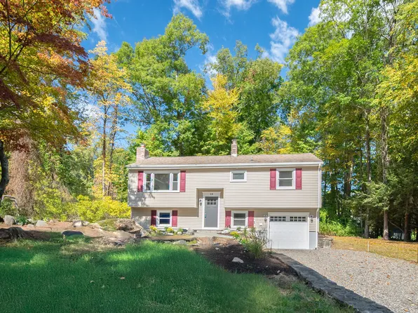 16 Aspen Way, Danbury, CT 06804