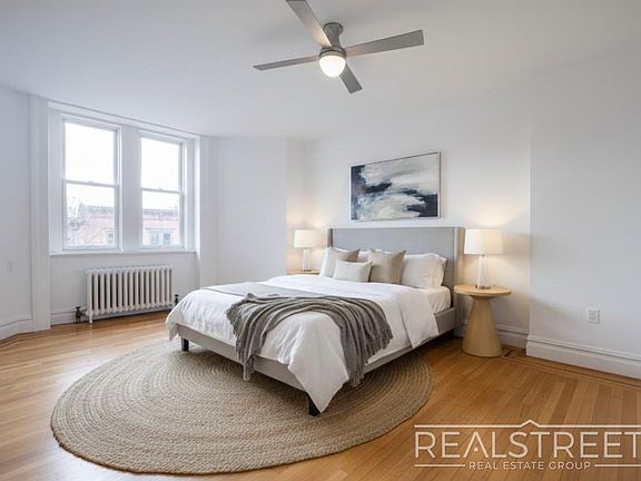 5th image of 273 Union St APT 3