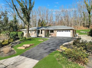 197 Lower Sheep Pasture Rd, East Setauket, NY 11733