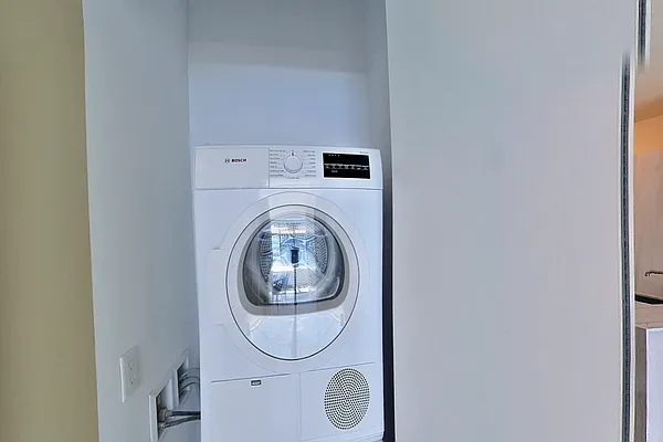 Rented by Greystar | media 26