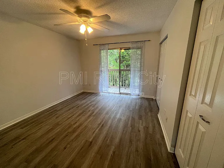 2300 Twelve Oaks Dr #F2 — Photo 11