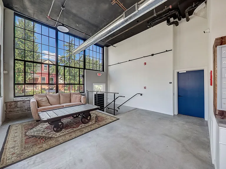 2327 Texas Ave — Photo 3